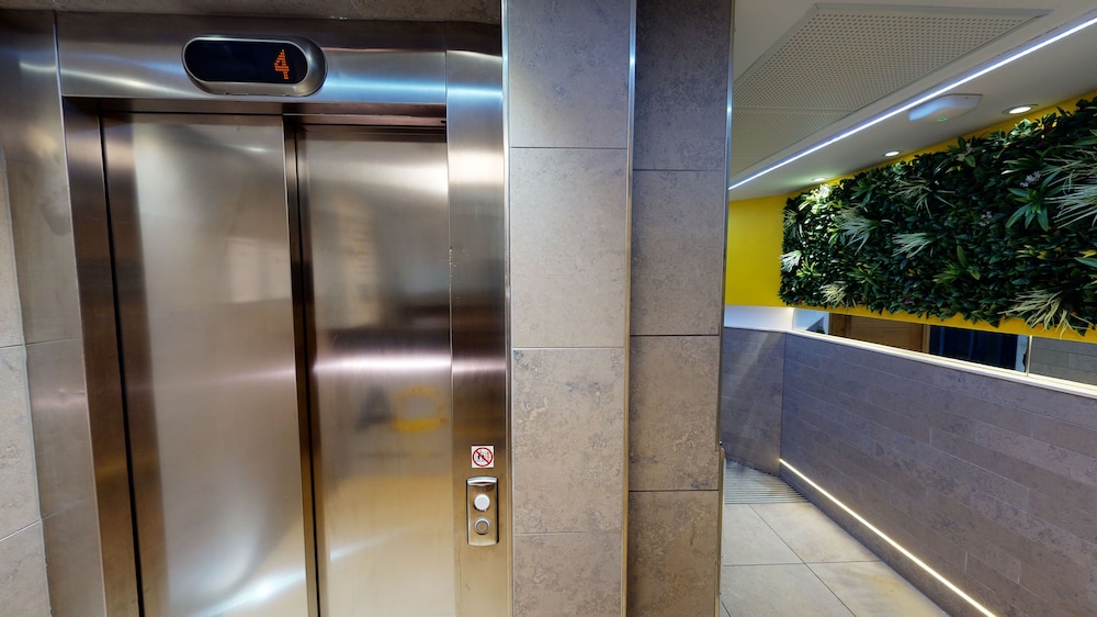Lobby at Quay Apartments Manchester, MANCHESTER