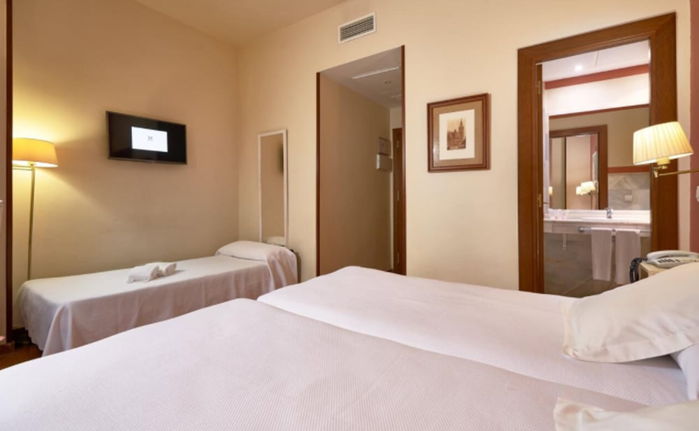 ROOM, DOUBLE BED, WITH EXTRA BED