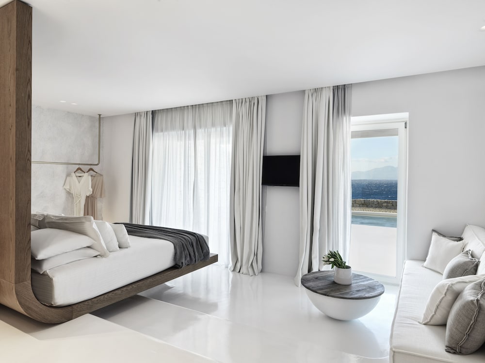 SIGNATURE, SUITE, SEA VIEW, PRIVATE HEATED POOL