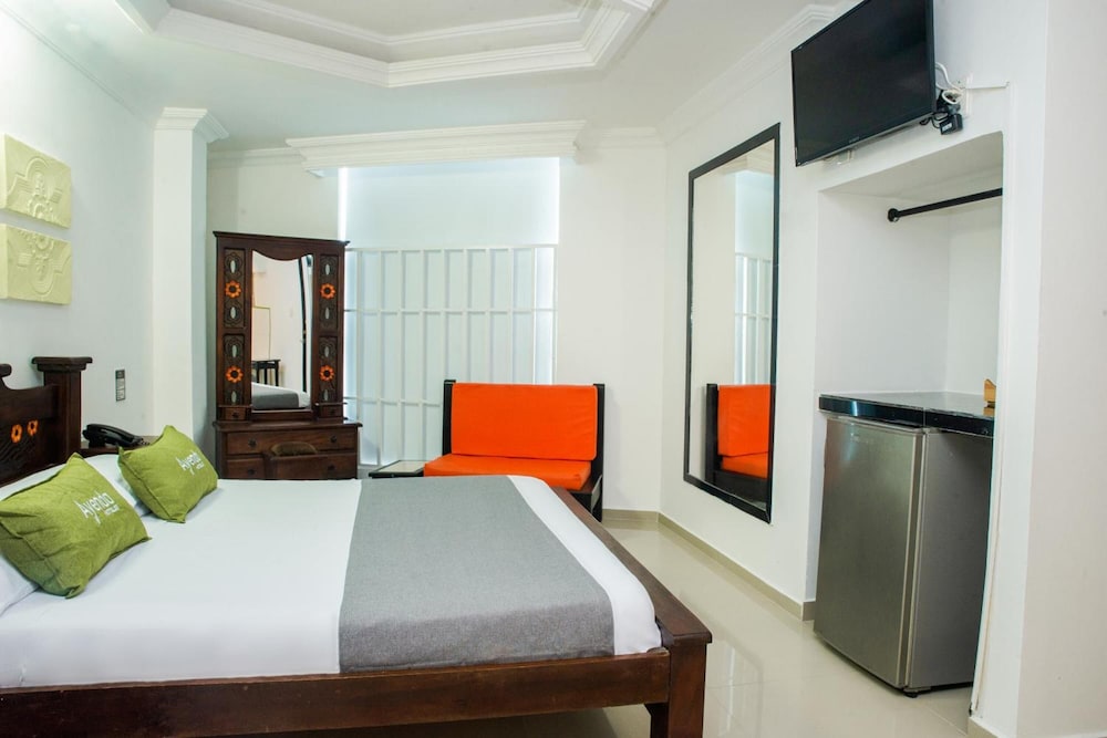 ROOM, DOUBLE BED