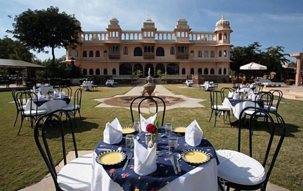 FATEH BAGH PALACE HOTEL 19/24