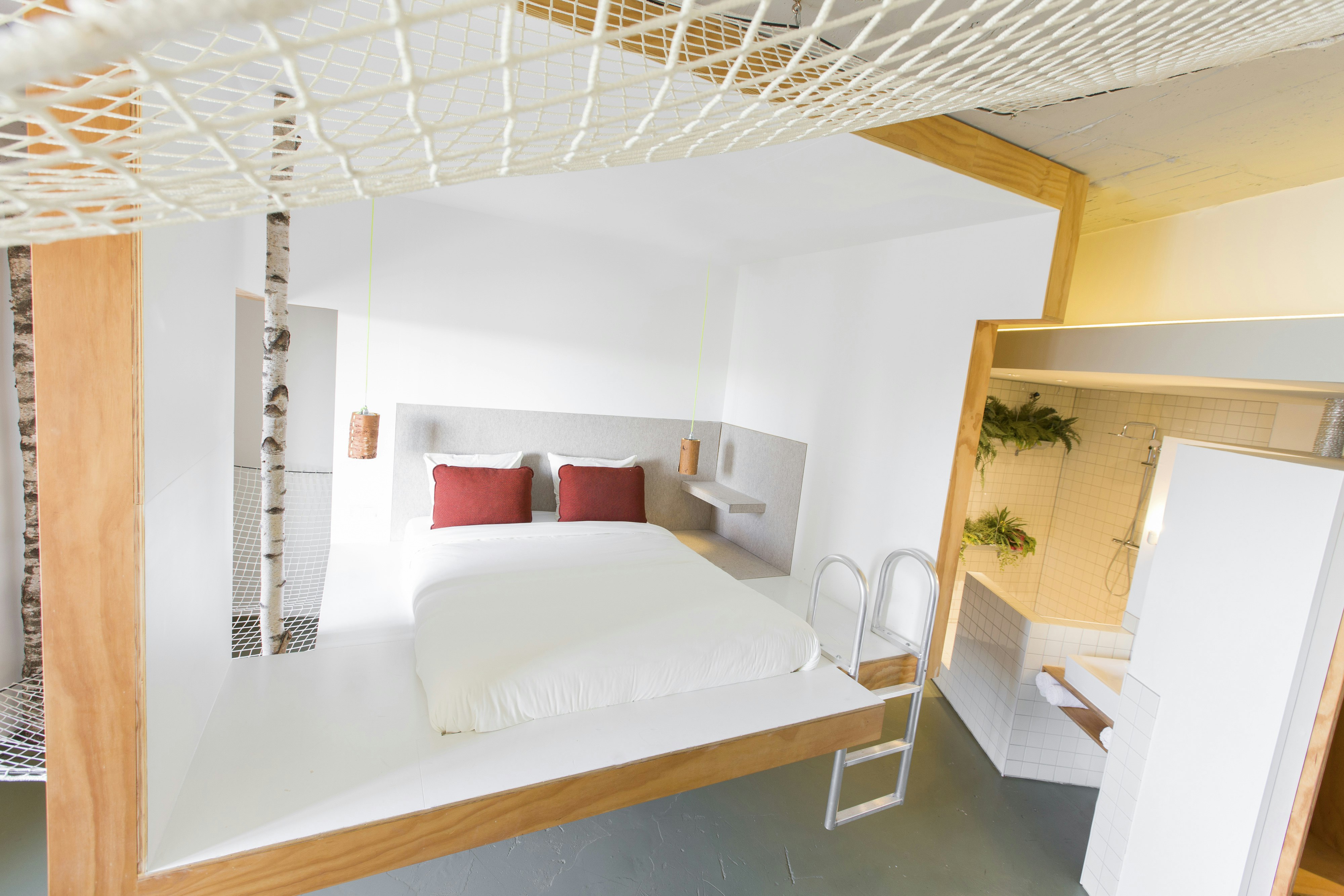 Volkshotel Amsterdam 4/25