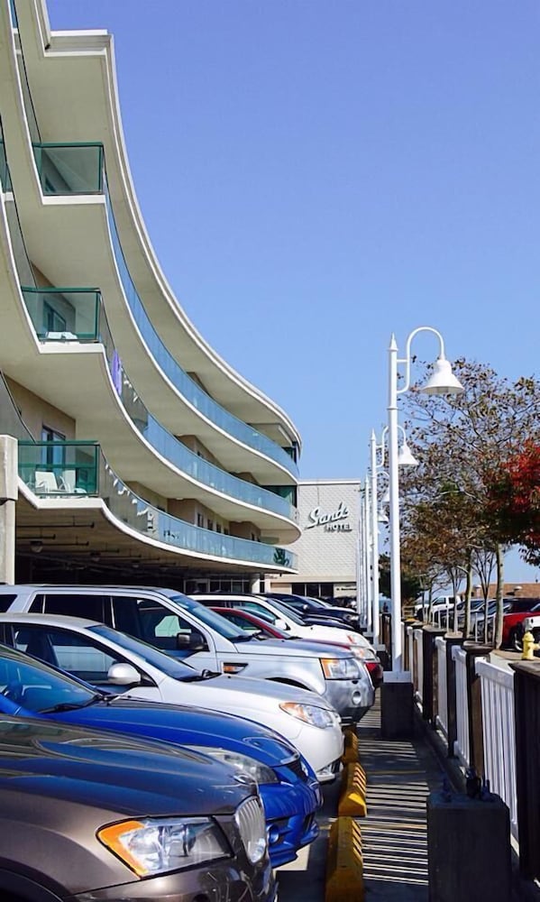 Atlantic Sands Hotel Conference Center 59/66