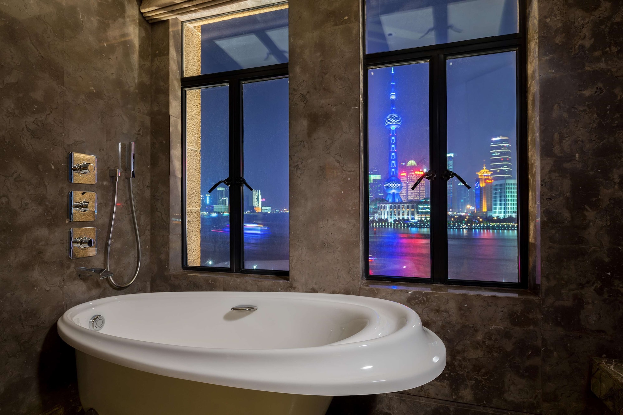 Signature, Fairmont Gold, Suite, King Bed, River View