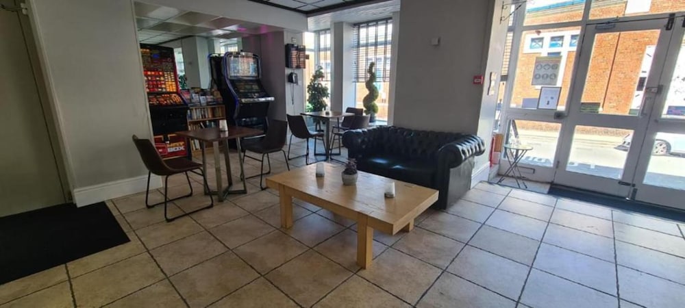 The Arncliffe Hotel 42/50