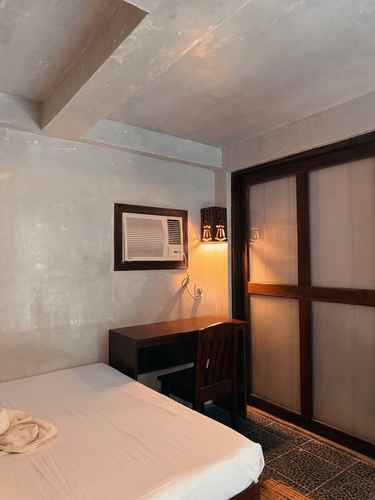 Lanai, Queen Bed