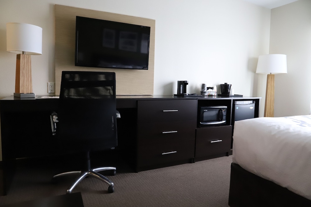 Sleep Inn & Suites Belmont / St. Clairsville 41/45