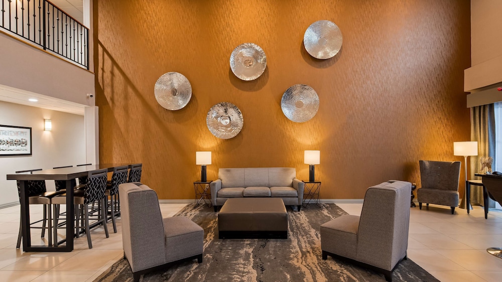 Best Western Plus New Cumberland Inn & Suites 6/35