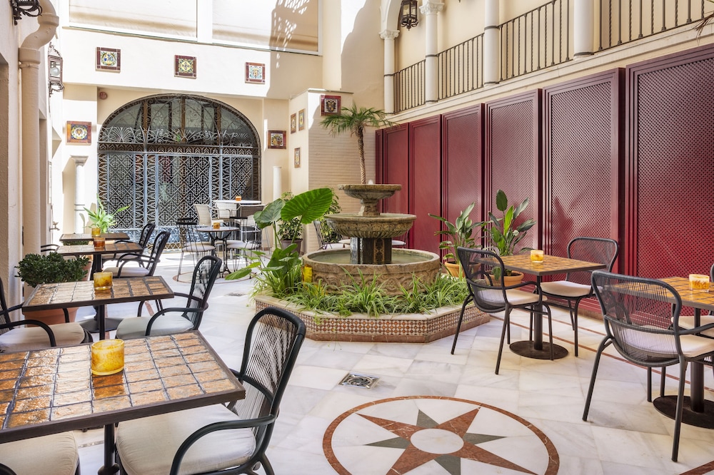 H10 Corregidor Boutique Hotel 50/65