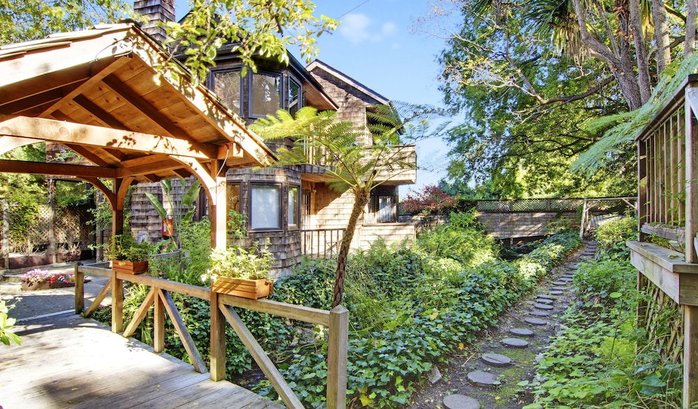 Babbling Brook Inn 56/70
