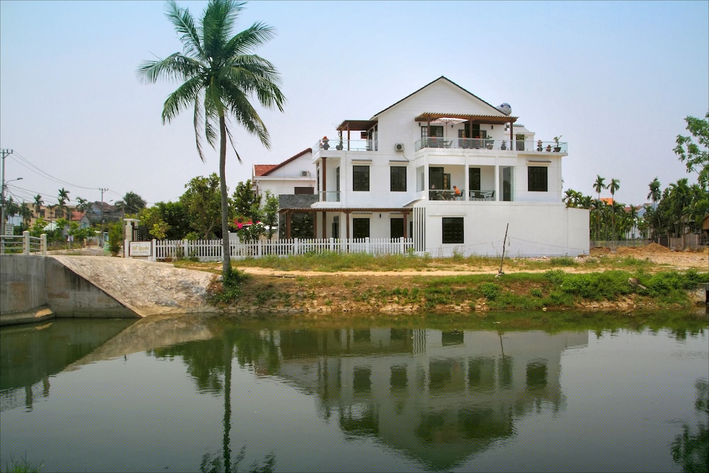 Azalea Homestay 8/48