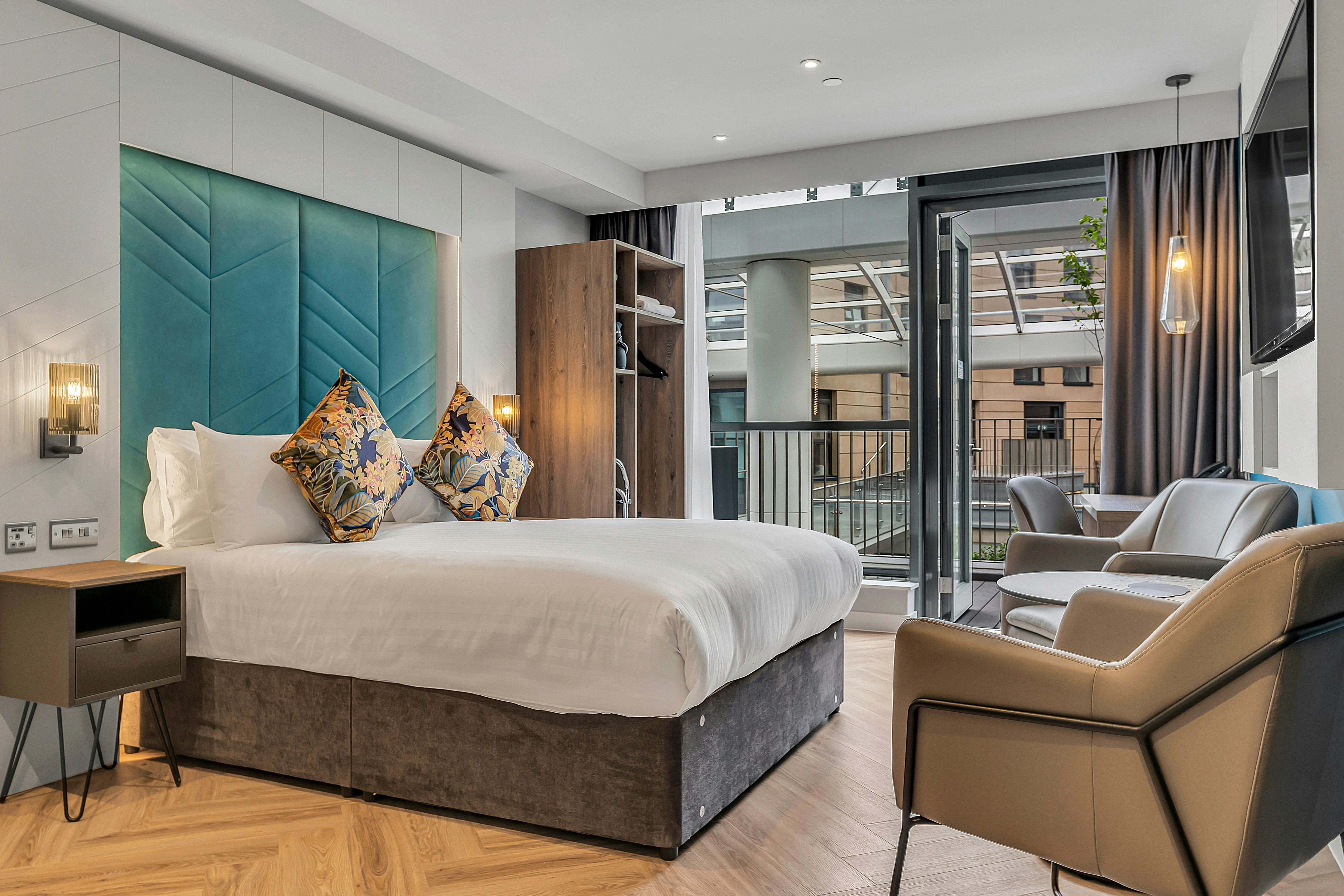 Smart, Studio, King Bed, Balcony
