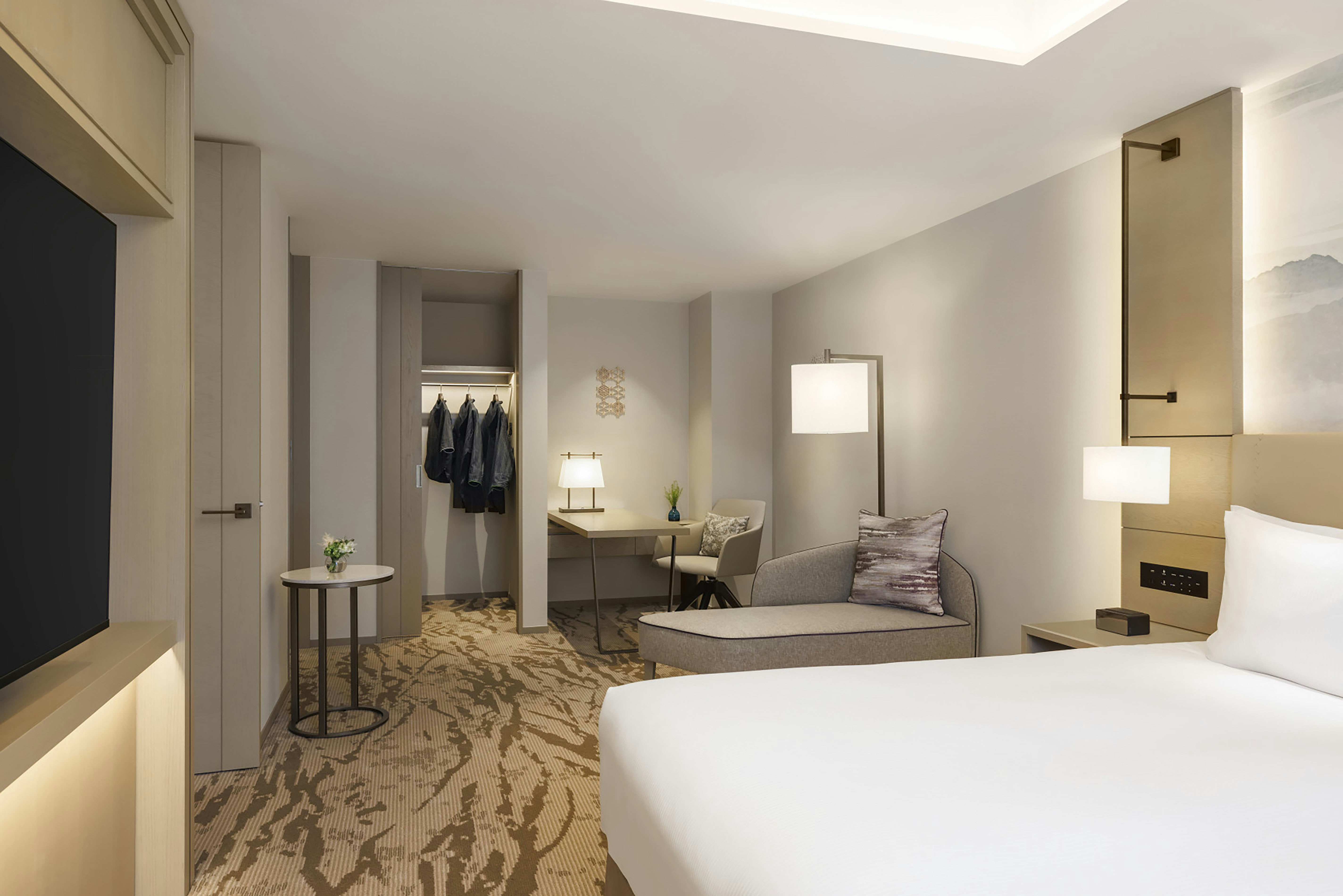 PREMIUM, SUITE, KING BED