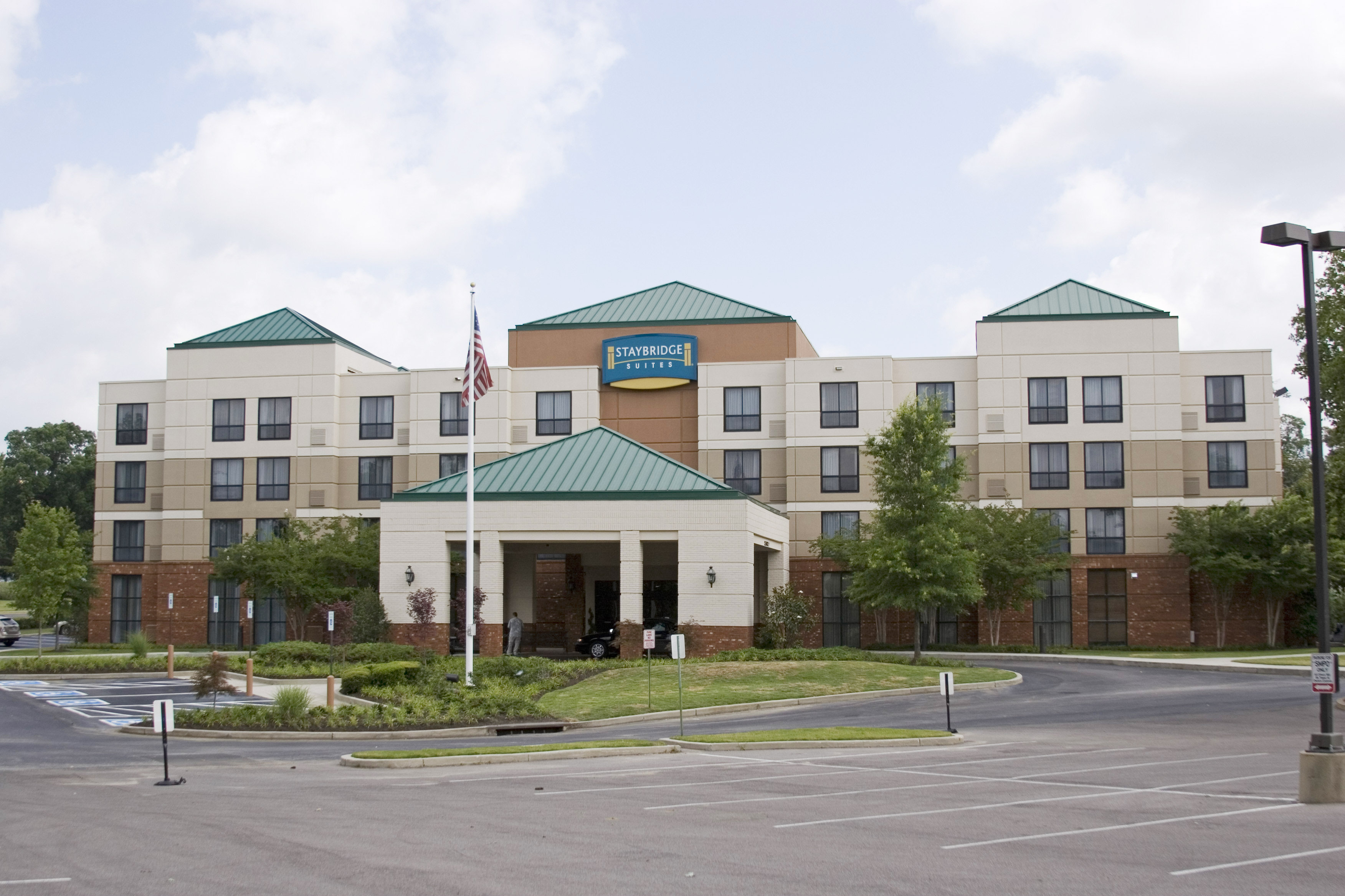 Staybridge Suites Memphis-Poplar Ave East 68/73