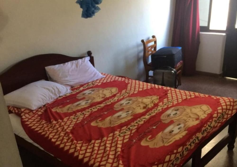 Majestic Tourist Hotel 30/49