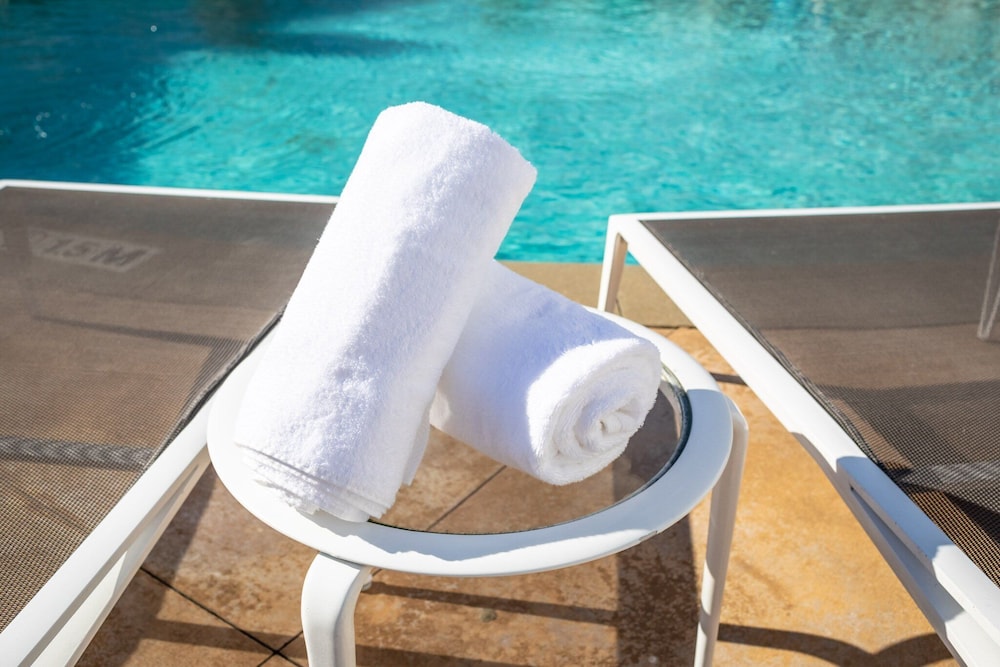 CROWNE PLAZA CHARLESTON AIRPORT CONV CTR 34/76