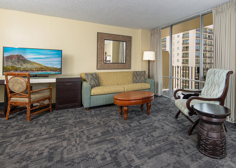 Ohia Waikiki Studio Suites 63/99