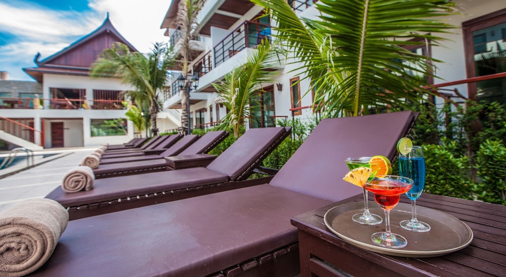 Howard Johnson by Wyndham Phuket Naiyang 42/50