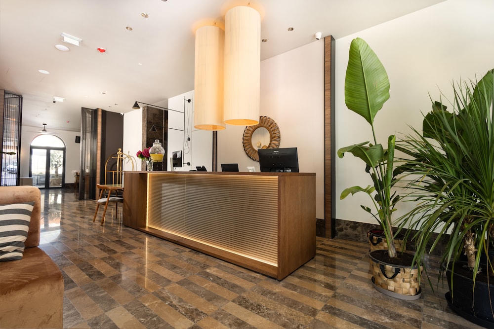 Infinity Hotel & More 7/49