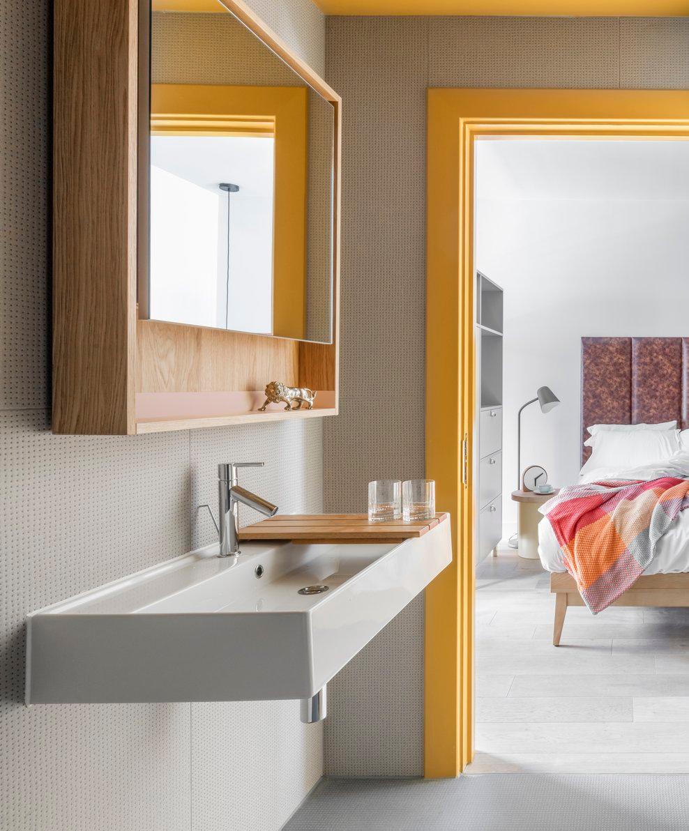 Mezzanine, Suite, Queen Bed
