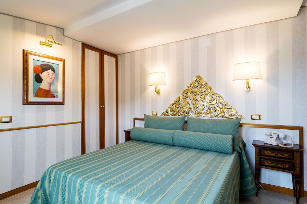 Hotel Pacific 16/50