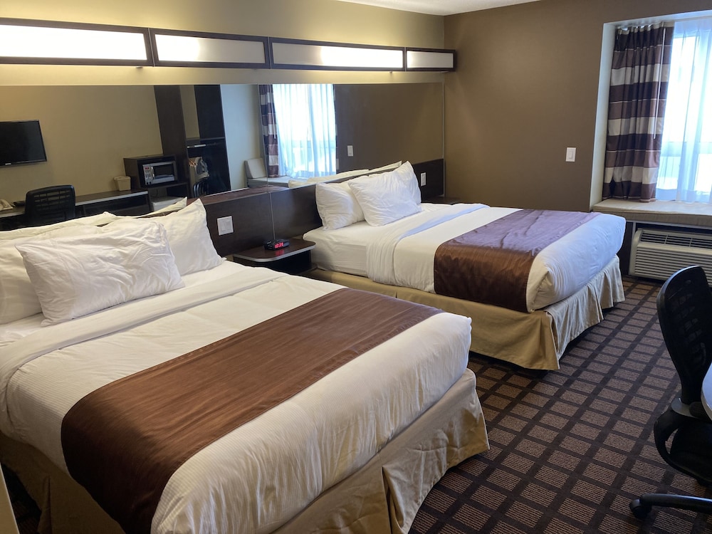 Standard, 2 Queen Beds, Accessible, Microtel Inn Suites By Wyndham Timmins 2/10