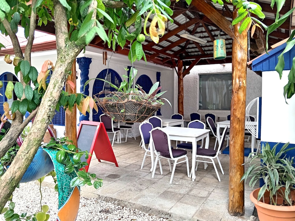 1492 Hotel 44/51