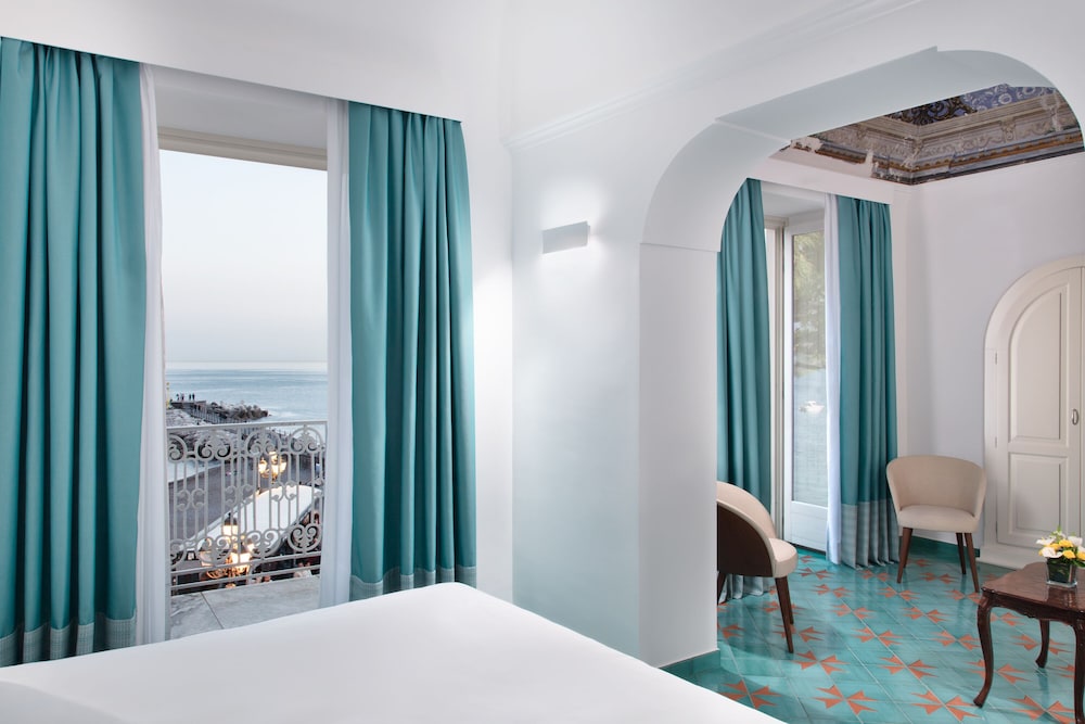 JUNIOR, DOUBLE OR TWIN BED, SEA VIEW