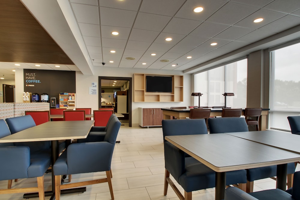 Holiday Inn Express Voorhees - Mt. Laurel 30/37