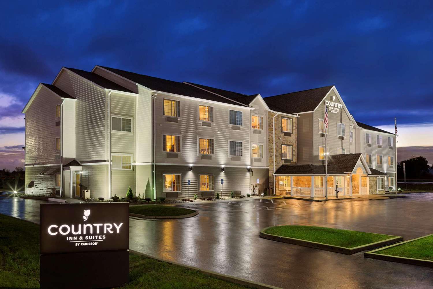 Country Inn & Suites by Radisson, Marion, OH 1/7