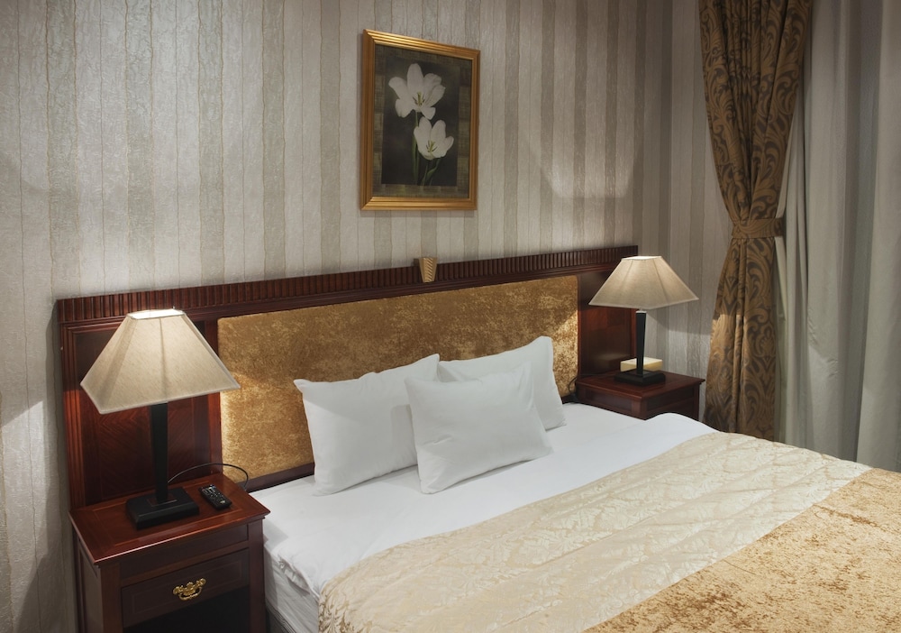 QAFQAZ RESORT HOTEL 11/50