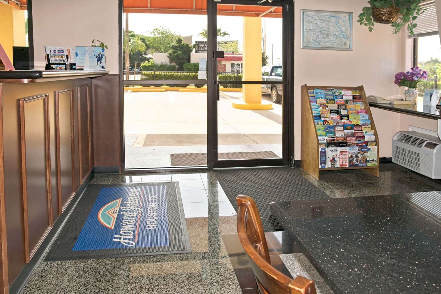 Howard Johnson by Wyndham Houston Heights/Downtown 22/23