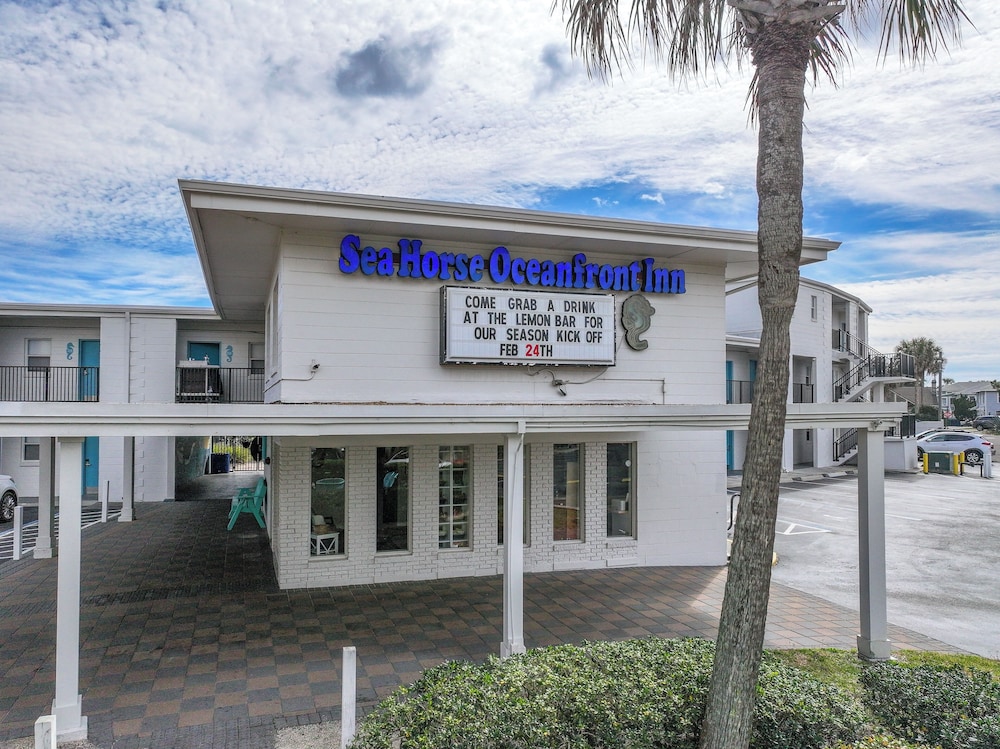 Seahorse Oceanfront Inn 1/50