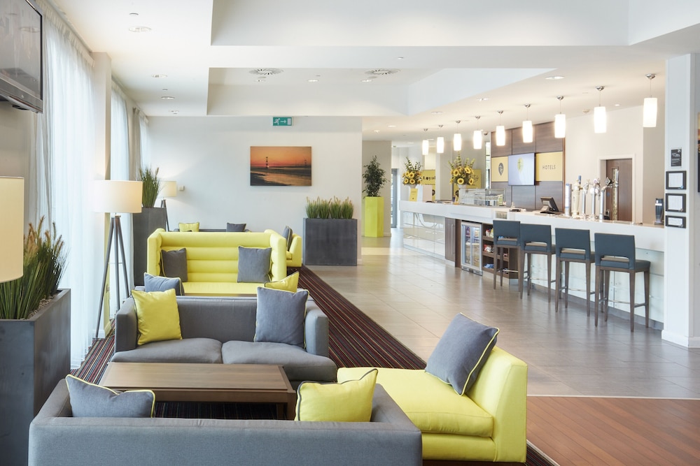 Hampton By Hilton Newport East 30/34