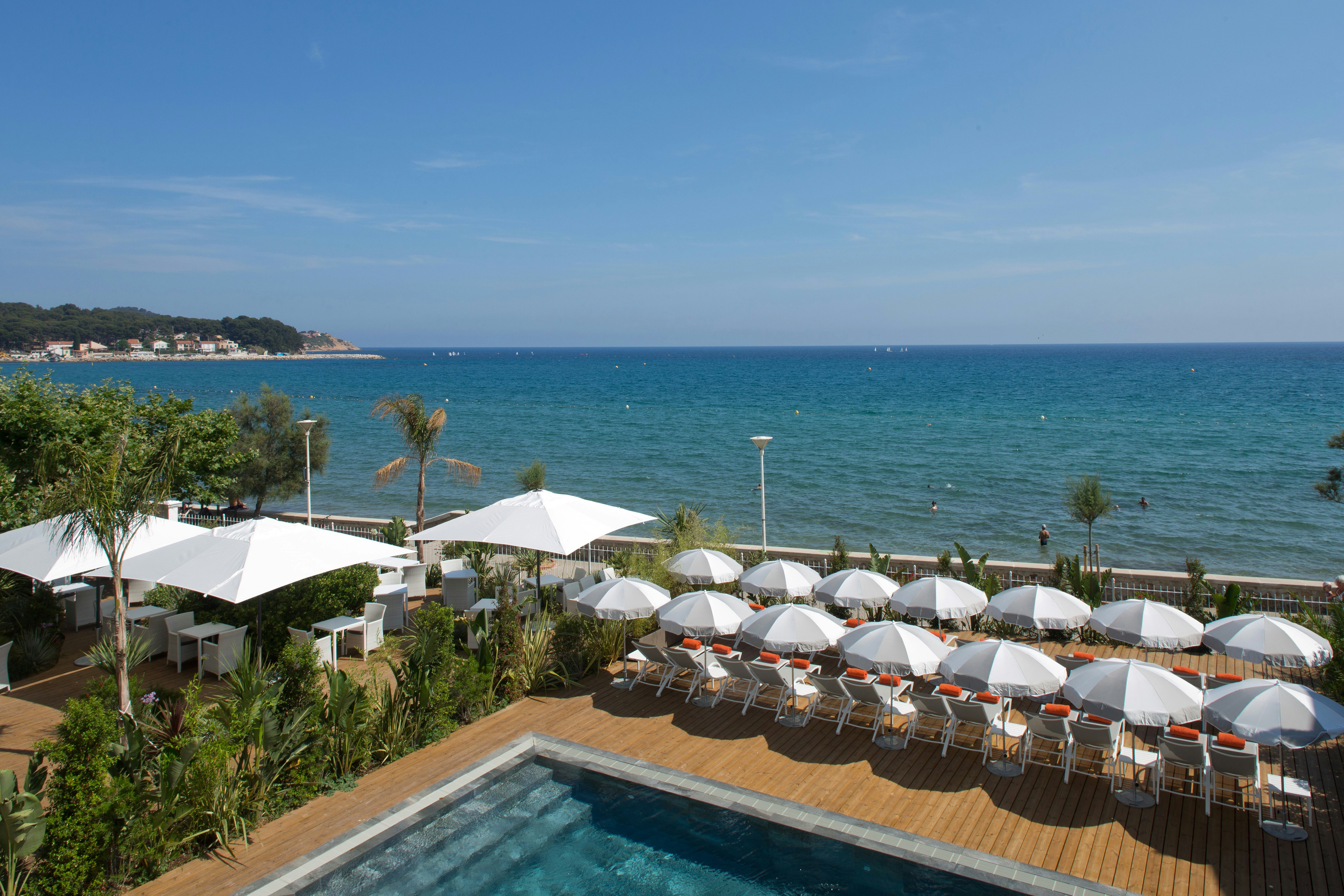 GRAND HOTEL DES SABLETTES PLAGE, CURIO COLLECTION BY HILTON 38/45