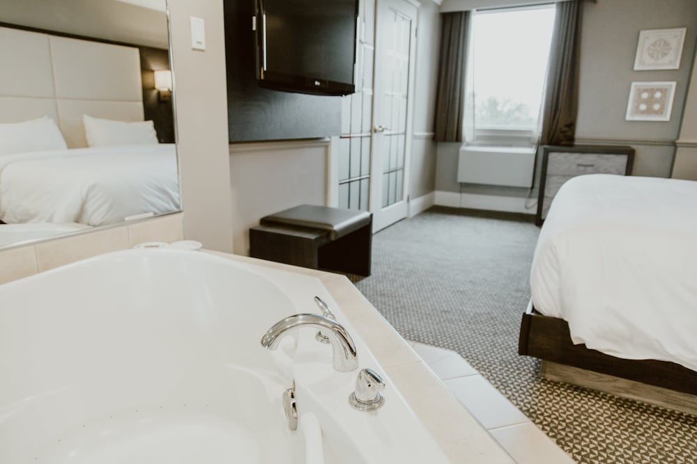 Crowne Plaza Fredericton Lord Beaverbrook 12/74
