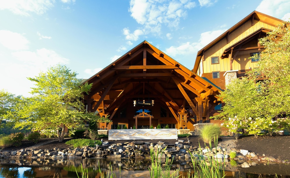 Hope Lake Lodge Indoor Waterpark 4/50