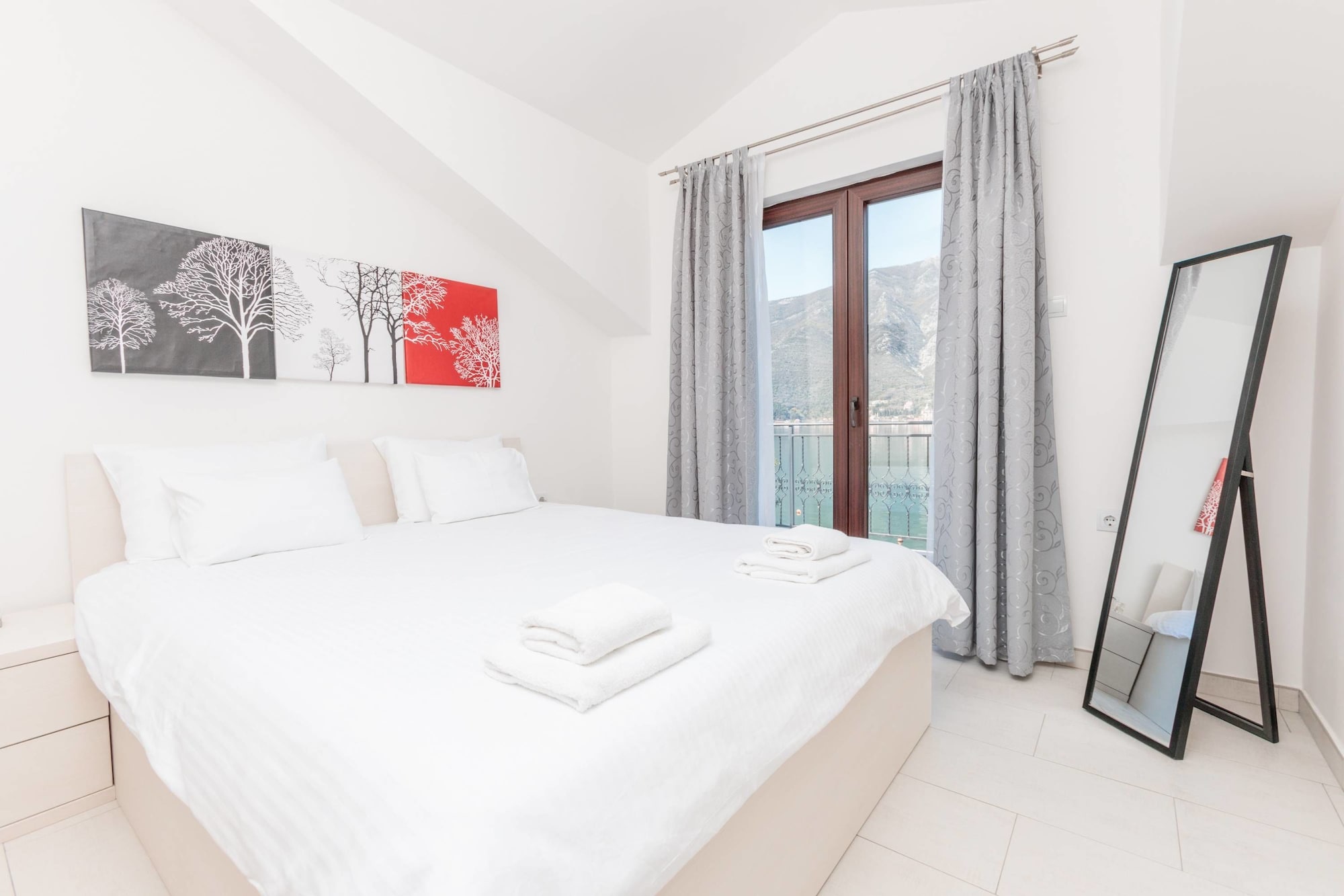 2 Bedrooms, Comfort, Apartment, Queen and Twin Beds, Sea View, Balcony