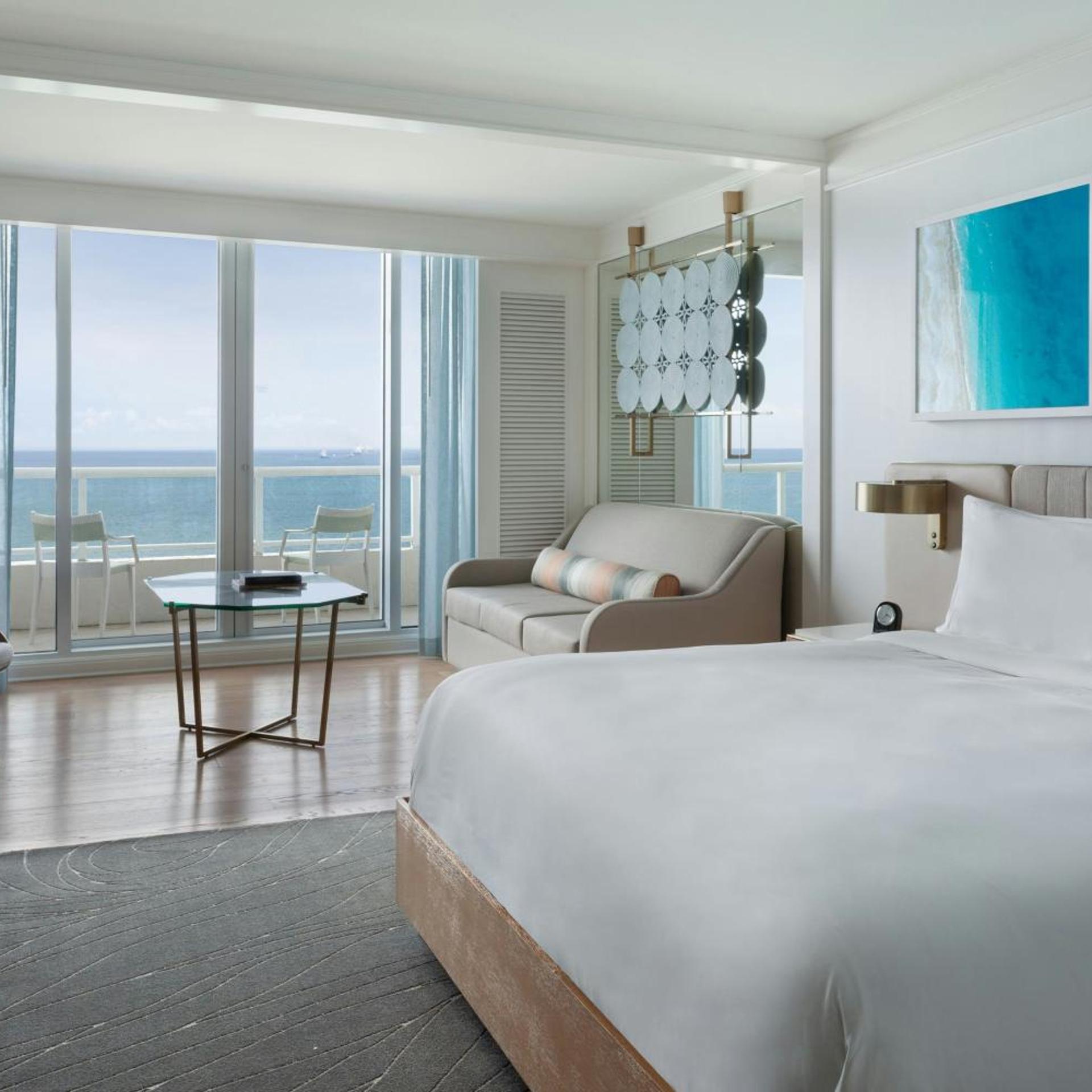1 Bedroom, Suite, King Bed, Ocean Front, Sofa, Balcony, Accessible