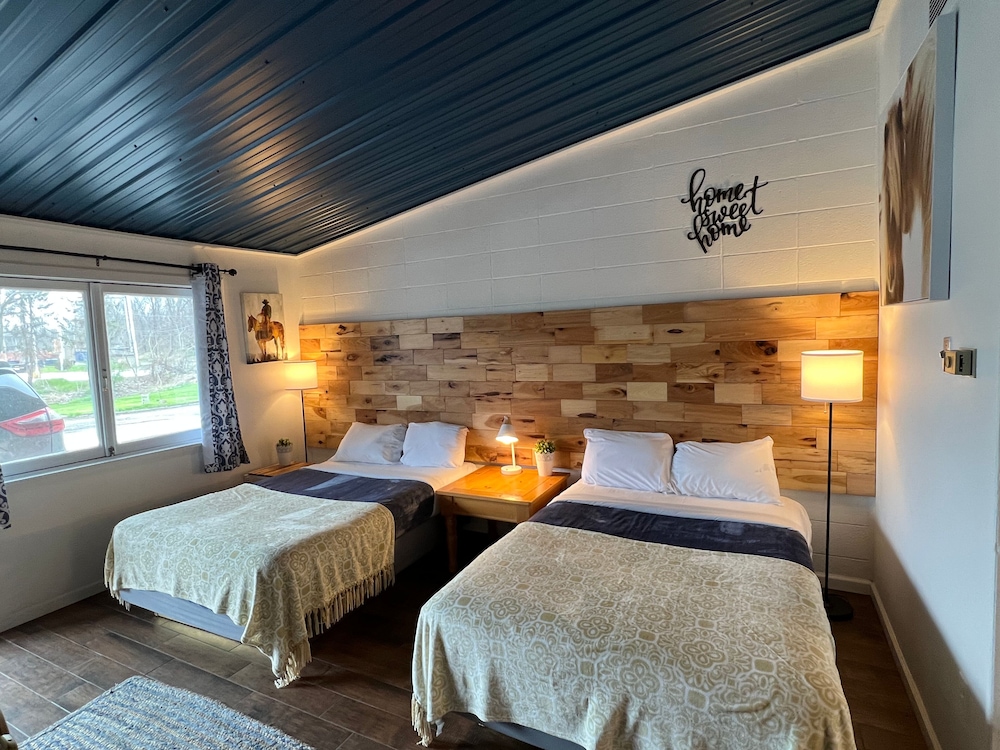 Sussex Motel 2/17