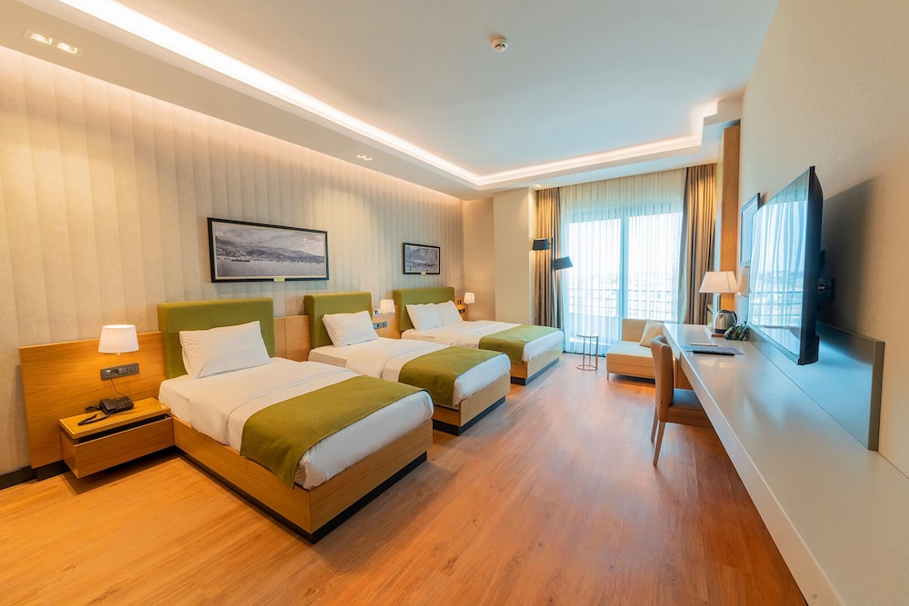 Artes Hotel 8/33