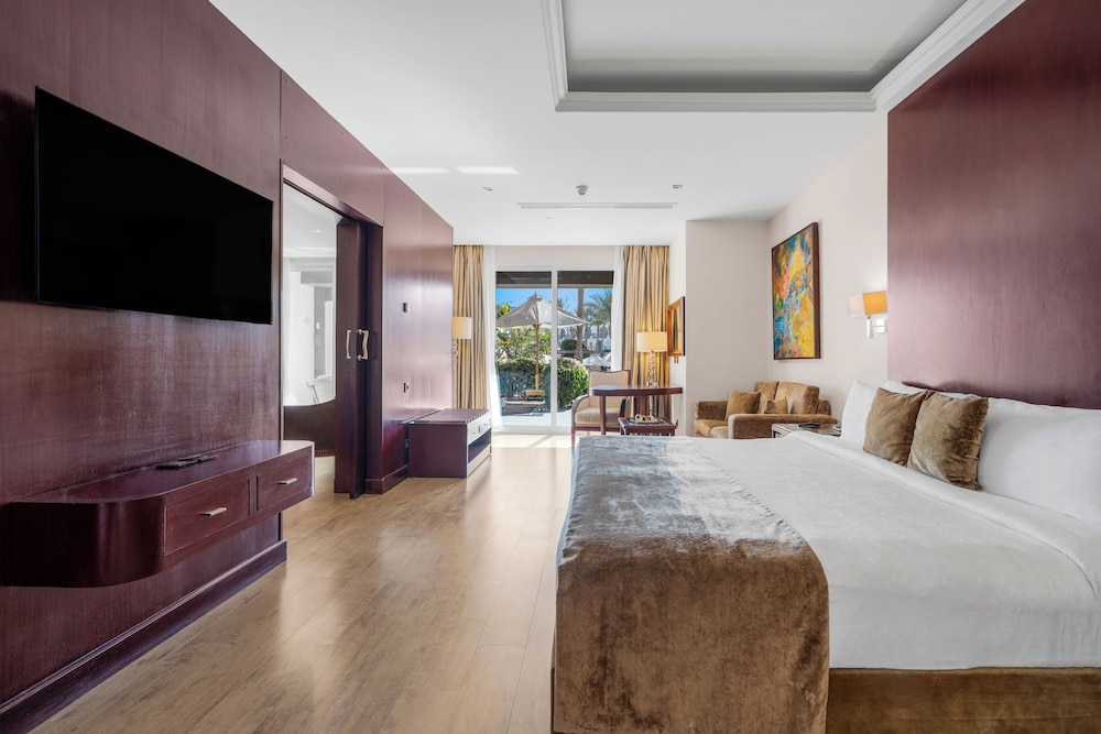 Savoy, Royal, King Bed, Lounge Access