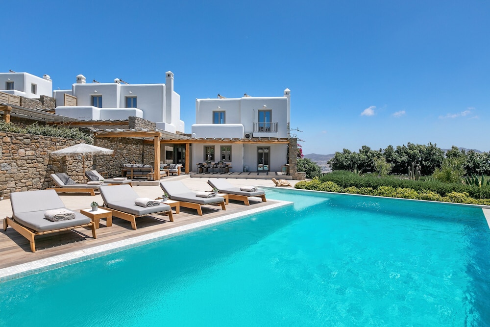 M Mykonos Villas 36/50