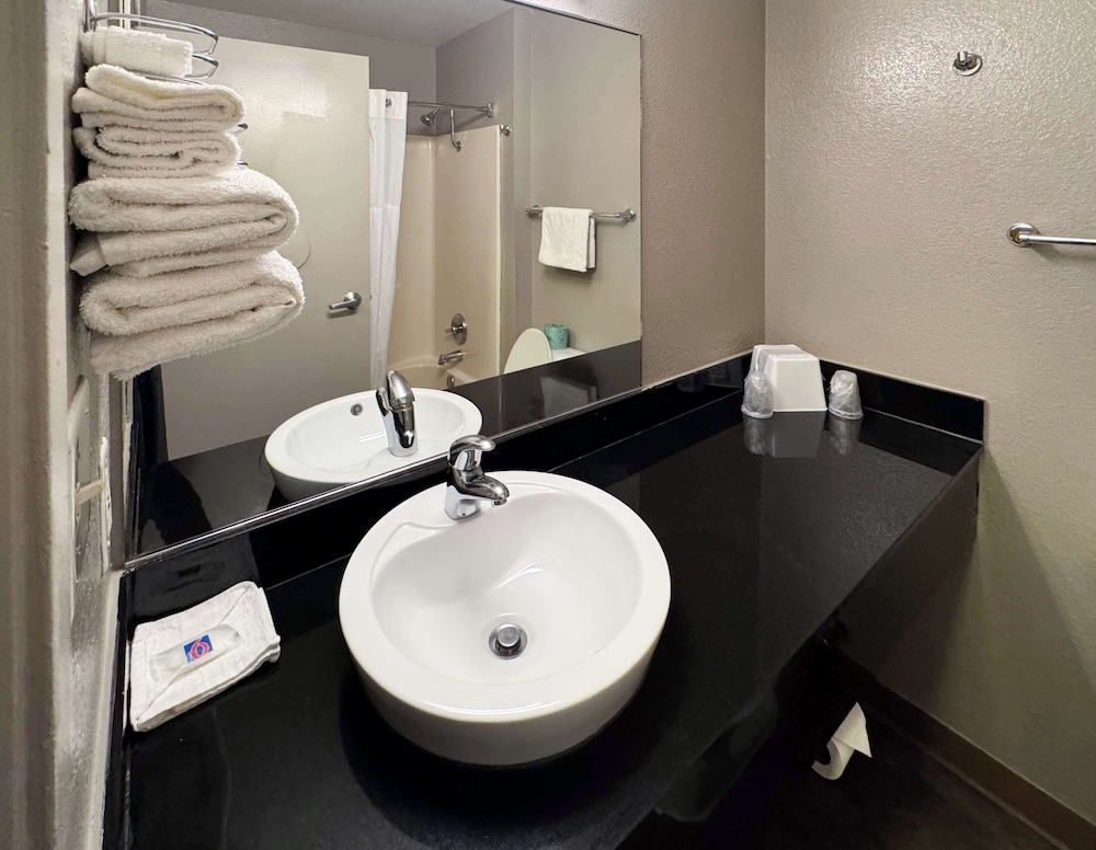 Motel6 Glenview, IL - Chicago North 56/60