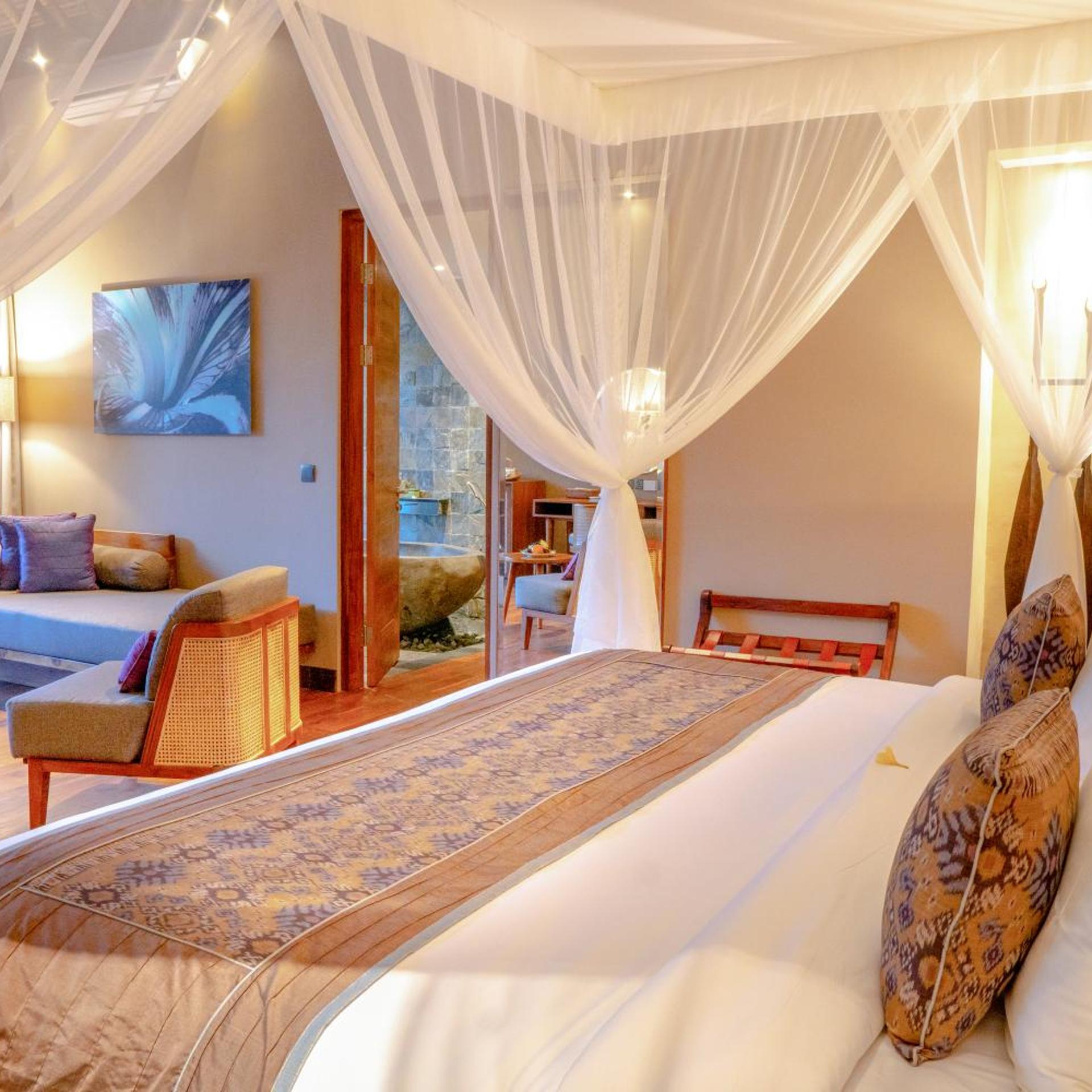 Pool, Suite, River View, Sofa