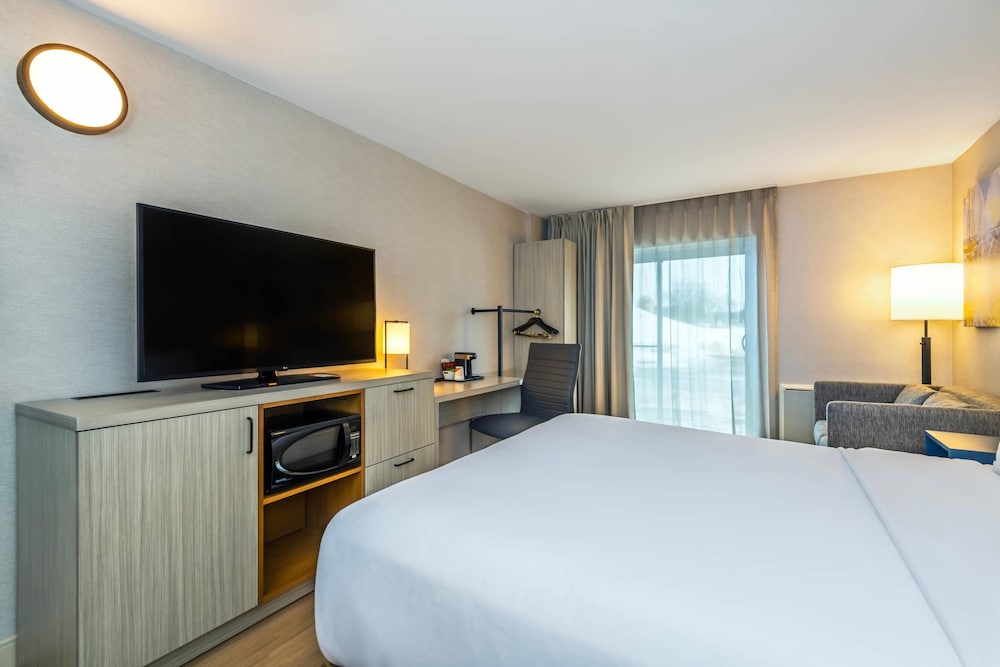 Upgrade, King Bed، Comfort Inn Gatineau 3/4