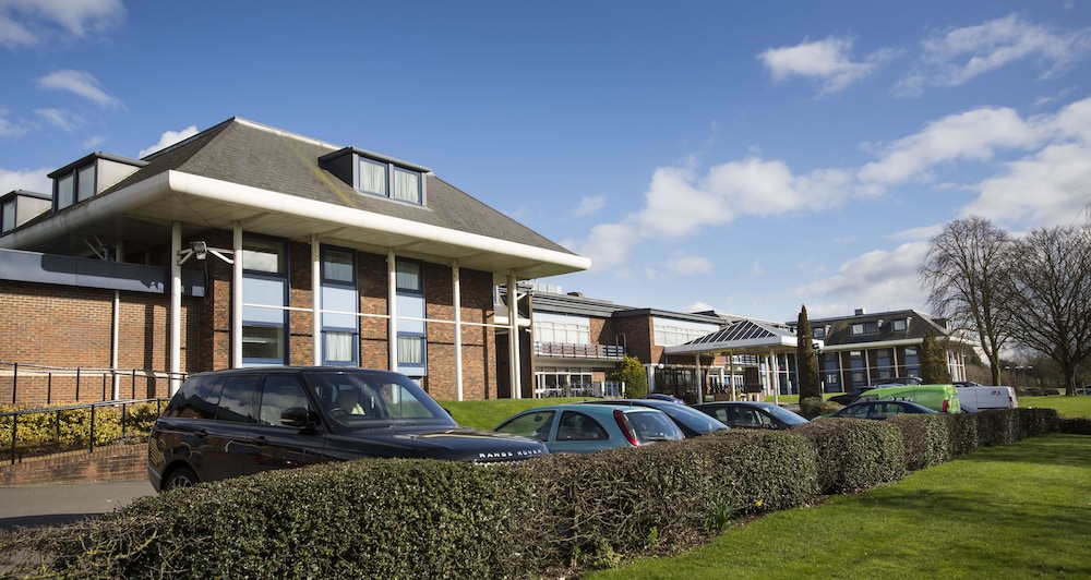 HOLIDAY INN LUTON-SOUTH M1 JCT 9 27/27