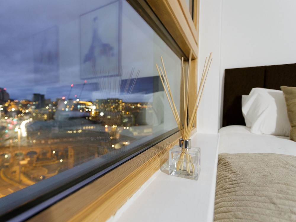 Live in Leeds Sky Penthouse 46/46