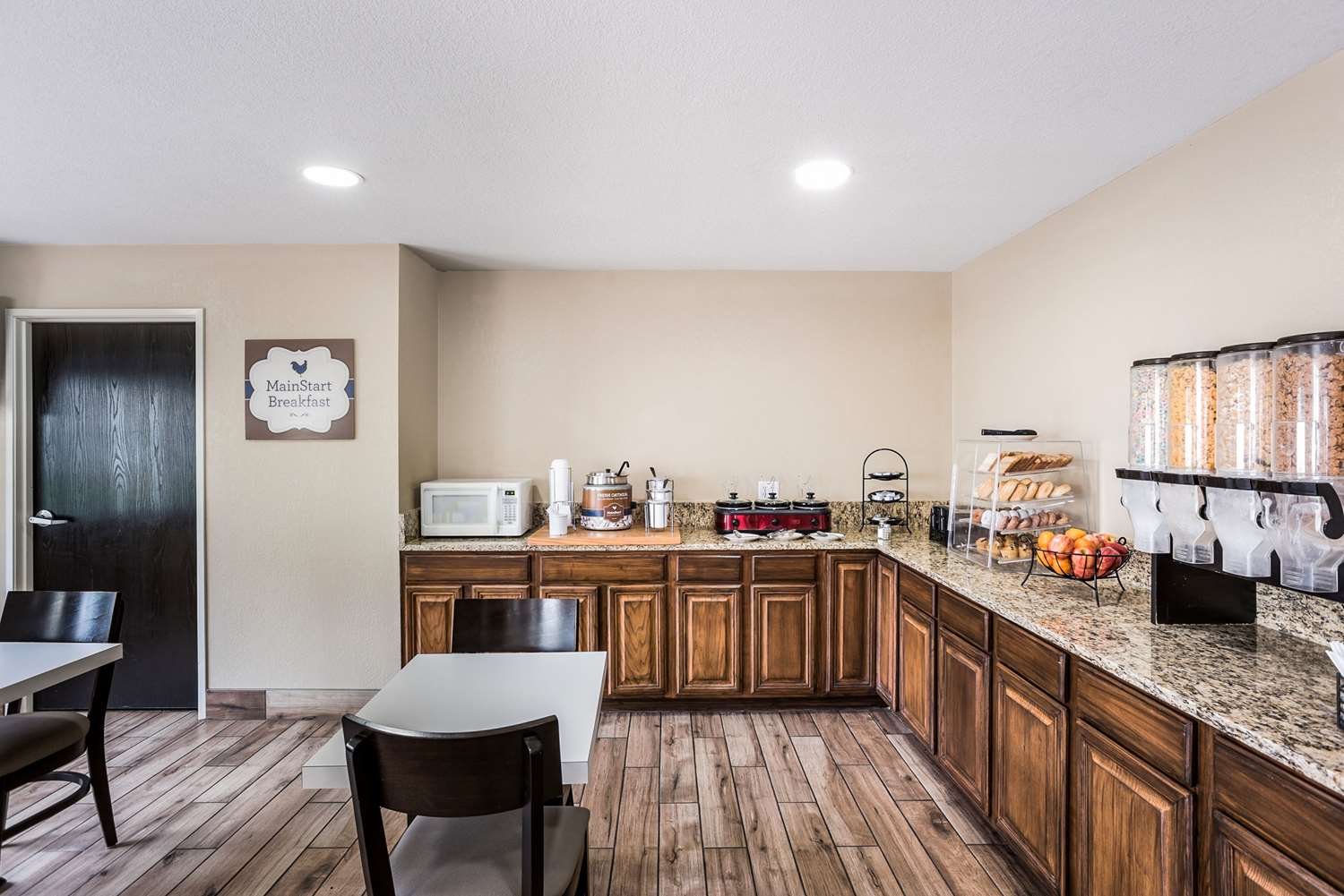 MainStay Suites Cedar Rapids North - Marion 12/22