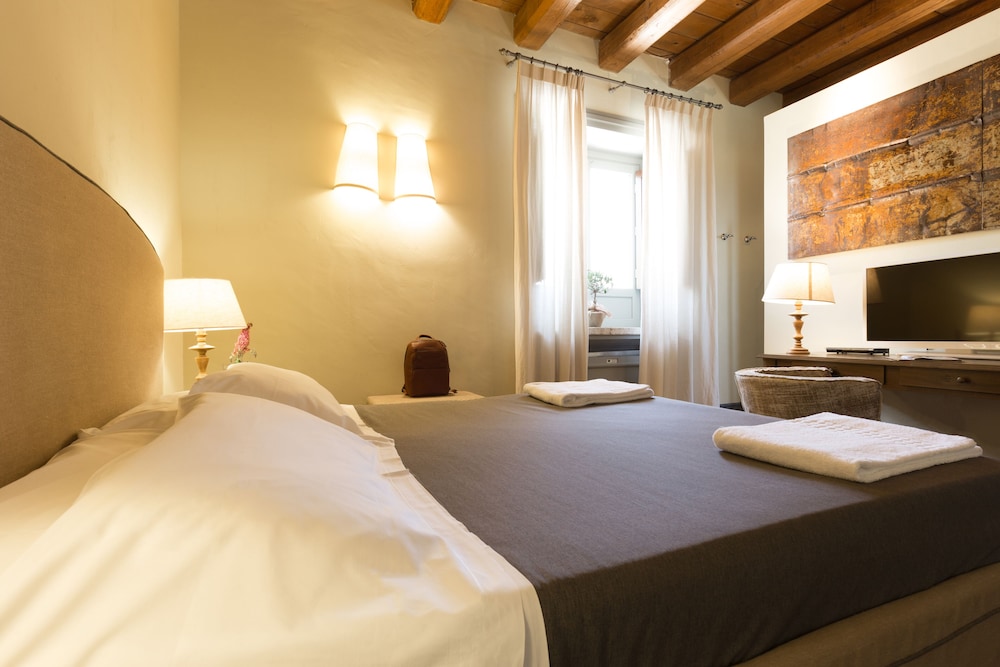SUPERIOR, DOUBLE BED, GARDEN VIEW